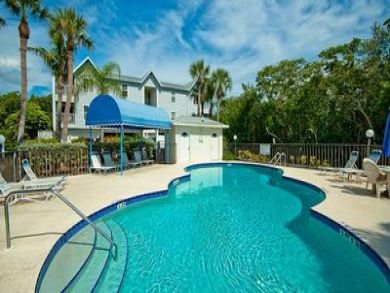 Holmes Beach New 2 Bedroom Condo with Great Furnishings